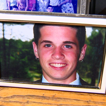 More police departments partner with clinicians to de-escalate mental health crises